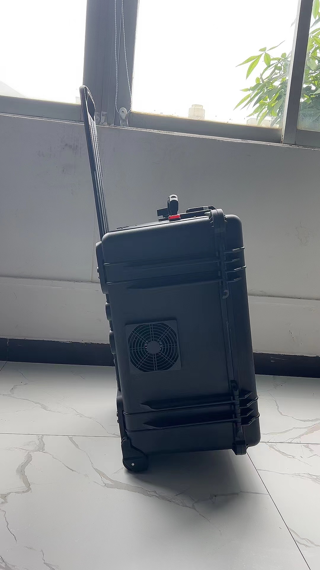 建水手拉箱型移动通信干扰器